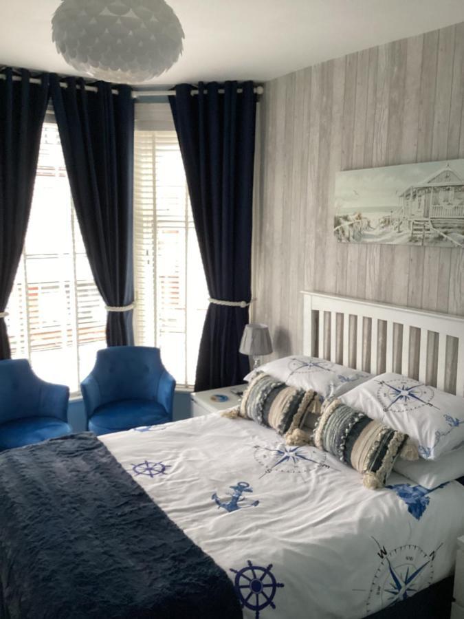 블랙풀 By The Seaside B&B 외부 사진